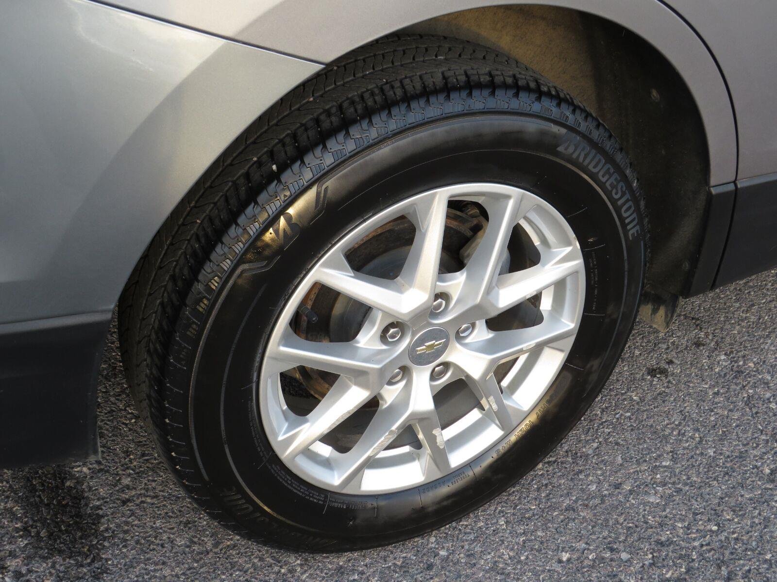 Used 2024 STERLING GRAY METALLIC Chevrolet  image 10