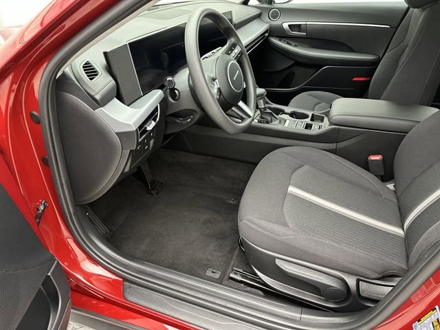 2025 Hyundai Sonata SE - Photo 11