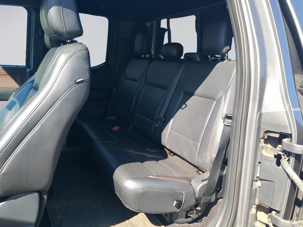 Used 2021  Ford Lariat image 18