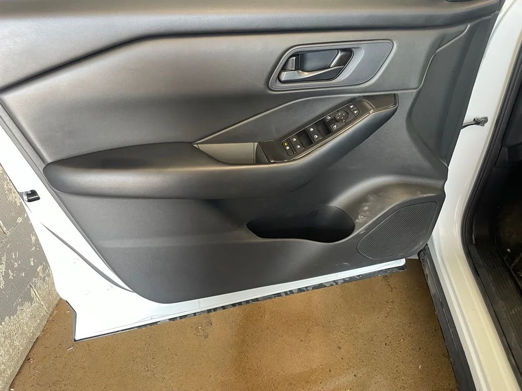 Used 2024 White Nissan S image 9