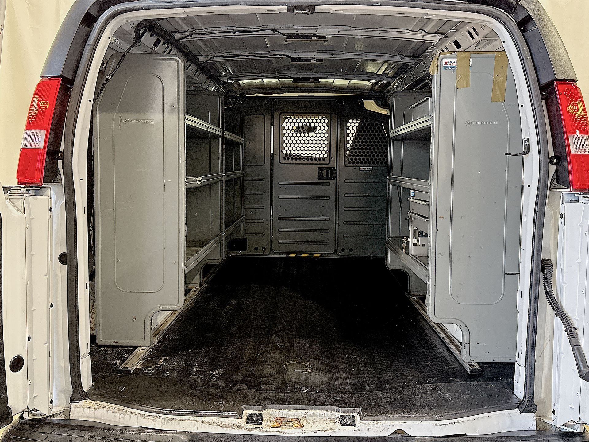 2022 Chevrolet Express Cargo Work Van - Photo 21