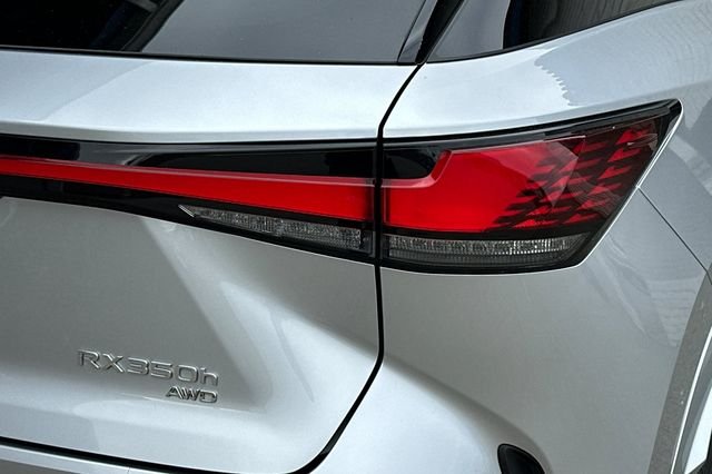 Used 2025 Silver Lexus 350h Luxury image 7