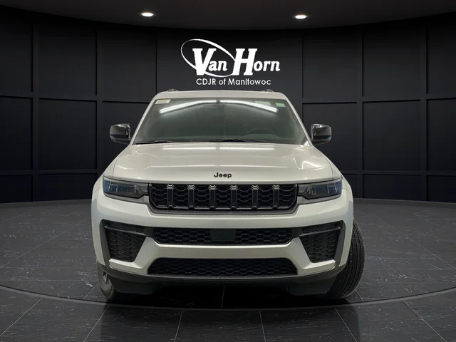 New 2026 Silver Zynith Exterior Paint Jeep Altitude image 12
