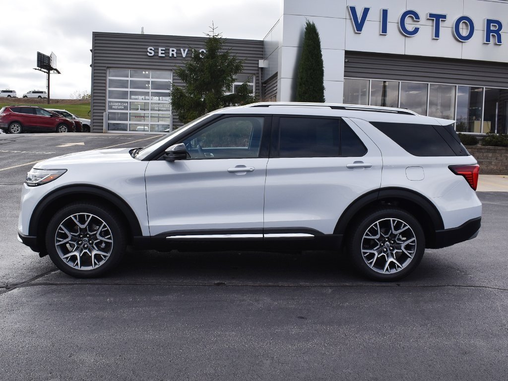 2025 Ford Explorer Platinum photo 2