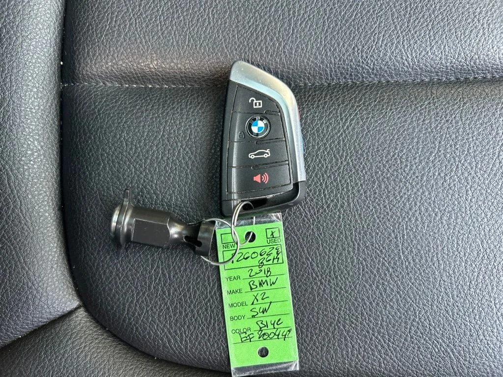 Used 2018 Blue BMW xDrive28i image 33