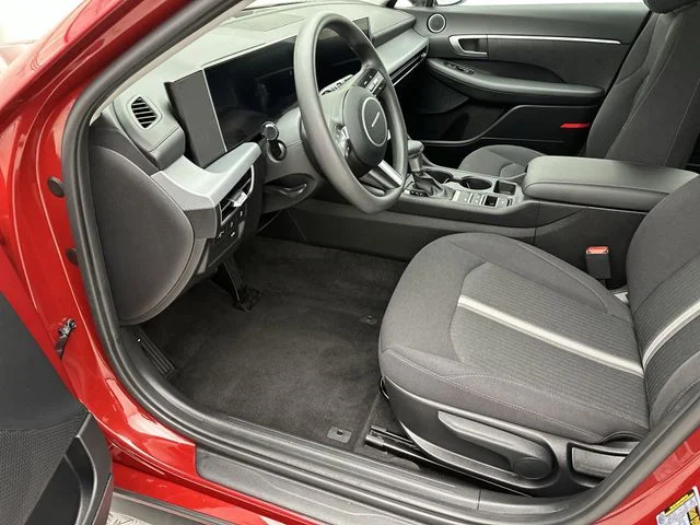 Used 2025 Red Hyundai SE image 11