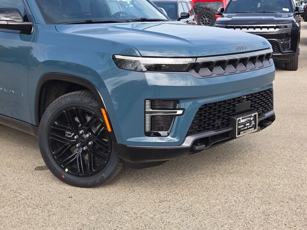New 2026 Steel Blue Exterior Paint Jeep Limited Reserve image 4