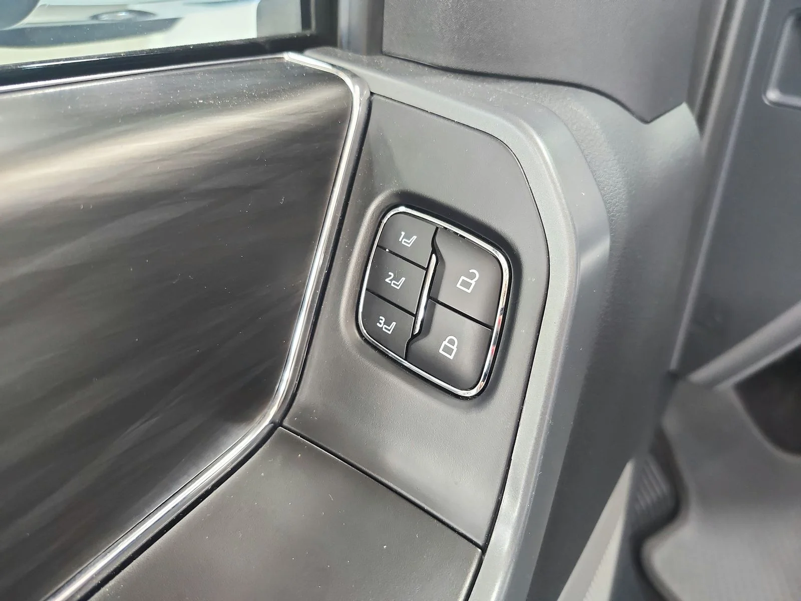 Used 2024 White Ford Lariat image 21