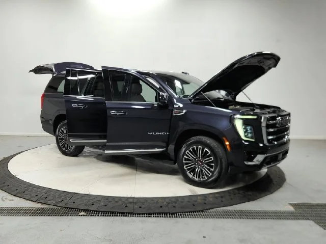 Used 2026 Silver GMC Elevation image 10