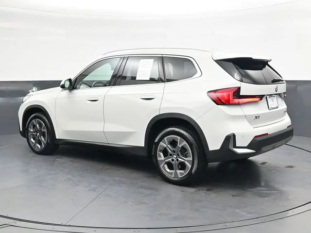 Used 2023 White BMW xDrive28i image 7