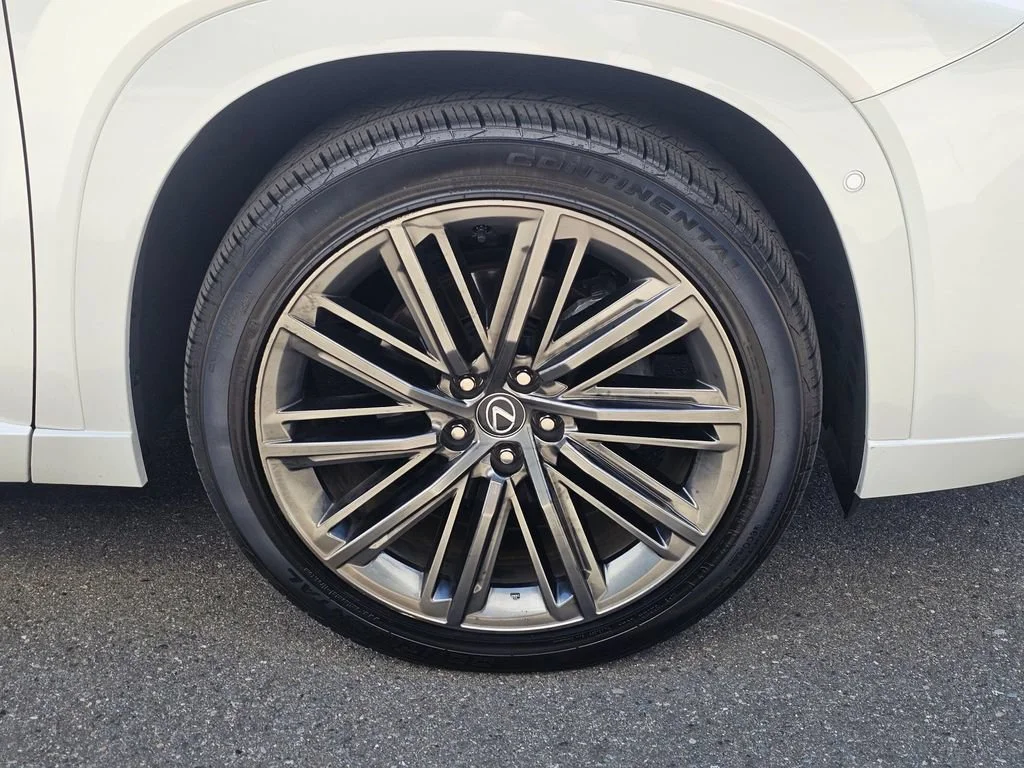 Used 2024  Lexus TX 350 image 9