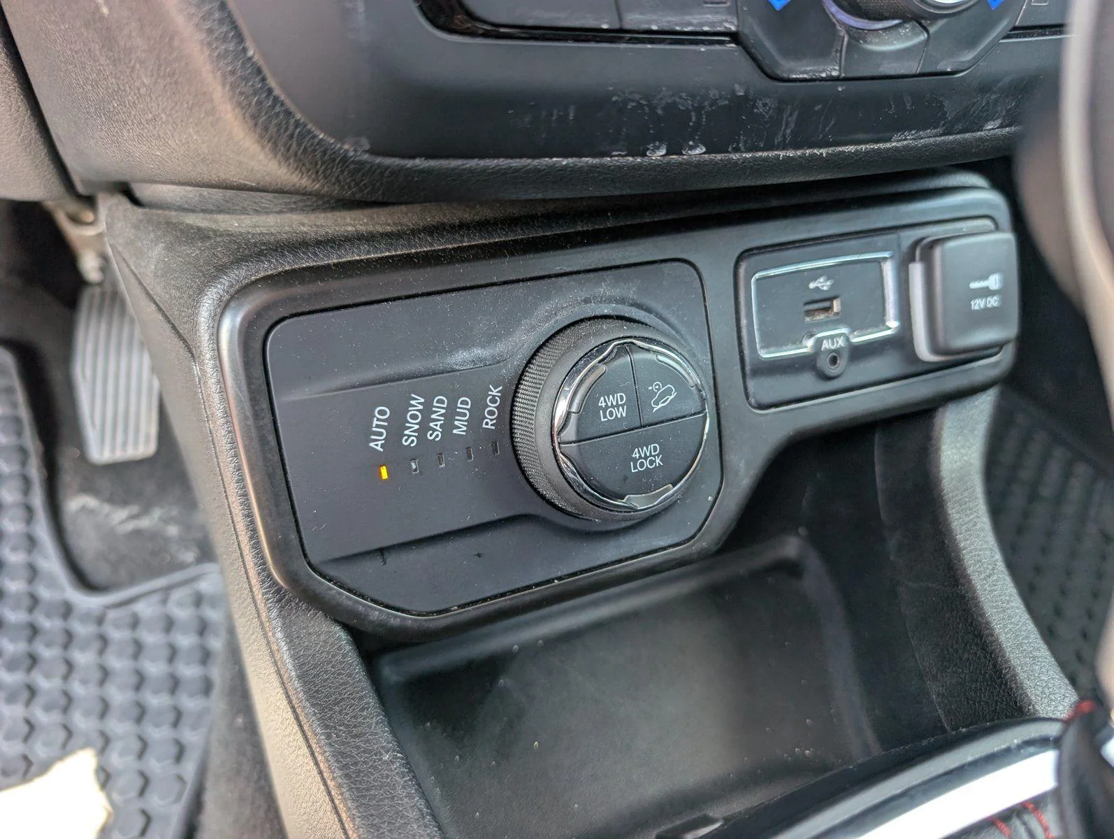 Used 2023 Colorado Red Clearcoat Jeep Trailhawk image 18