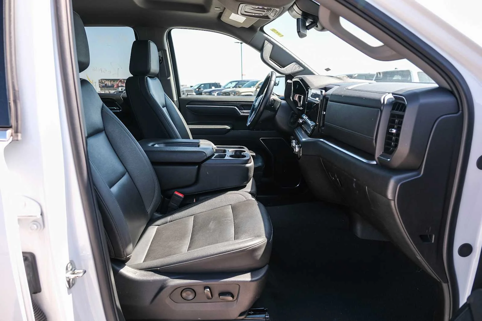 Used 2025 Summit White GMC SLT image 20