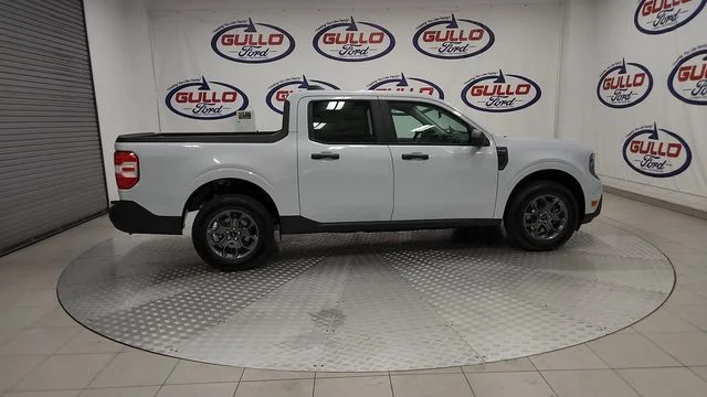 New 2025 Space White Metallic Ford XLT image 10