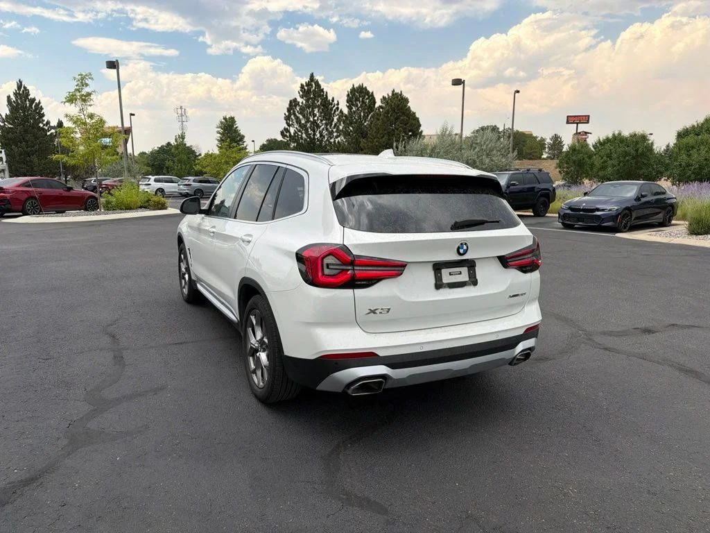 Used 2023 Alpine White BMW xDrive30i image 3