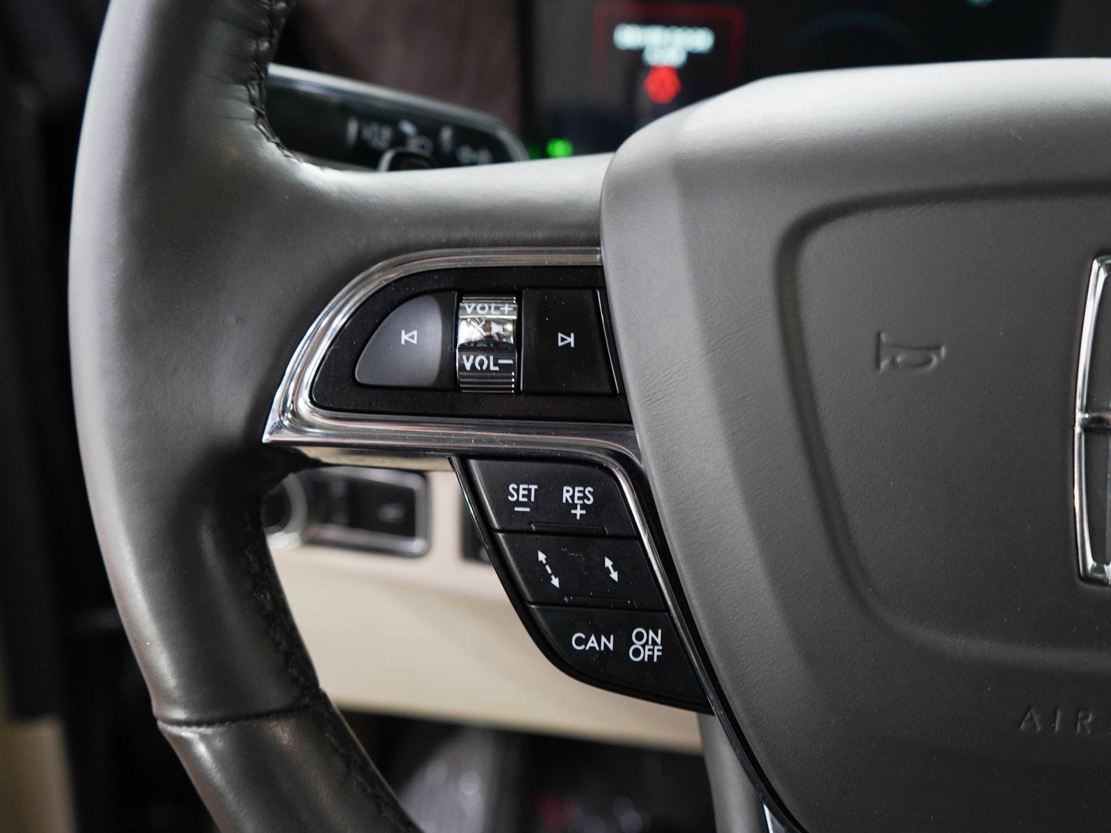Used 2021 Black Lincoln Reserve image 27