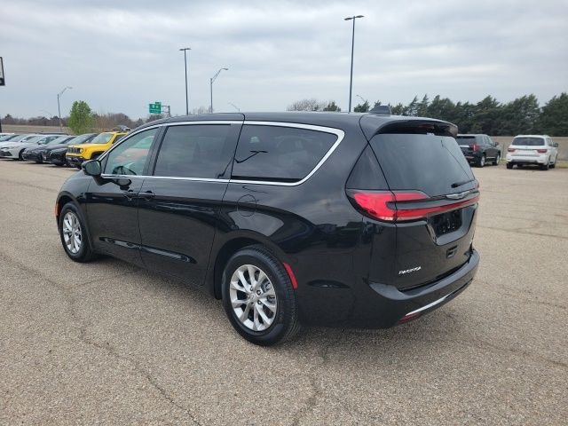 New 2026 Diamond Black Chrysler Limited image 27