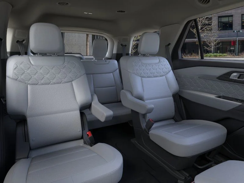 New 2026 Star White Metallic Tri-Coat Ford Platinum™ image 11