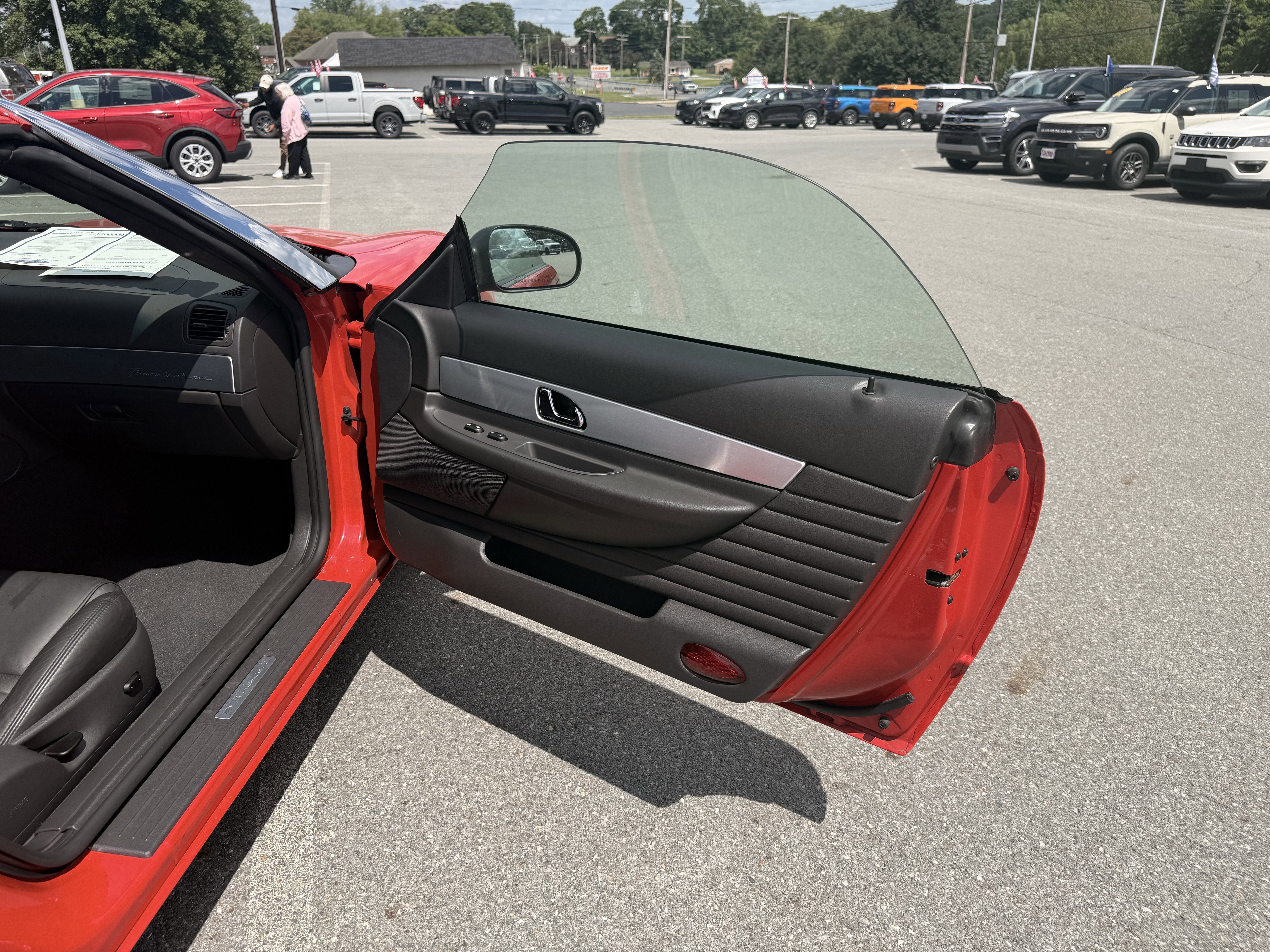 Used 2002 Red Ford Base image 28