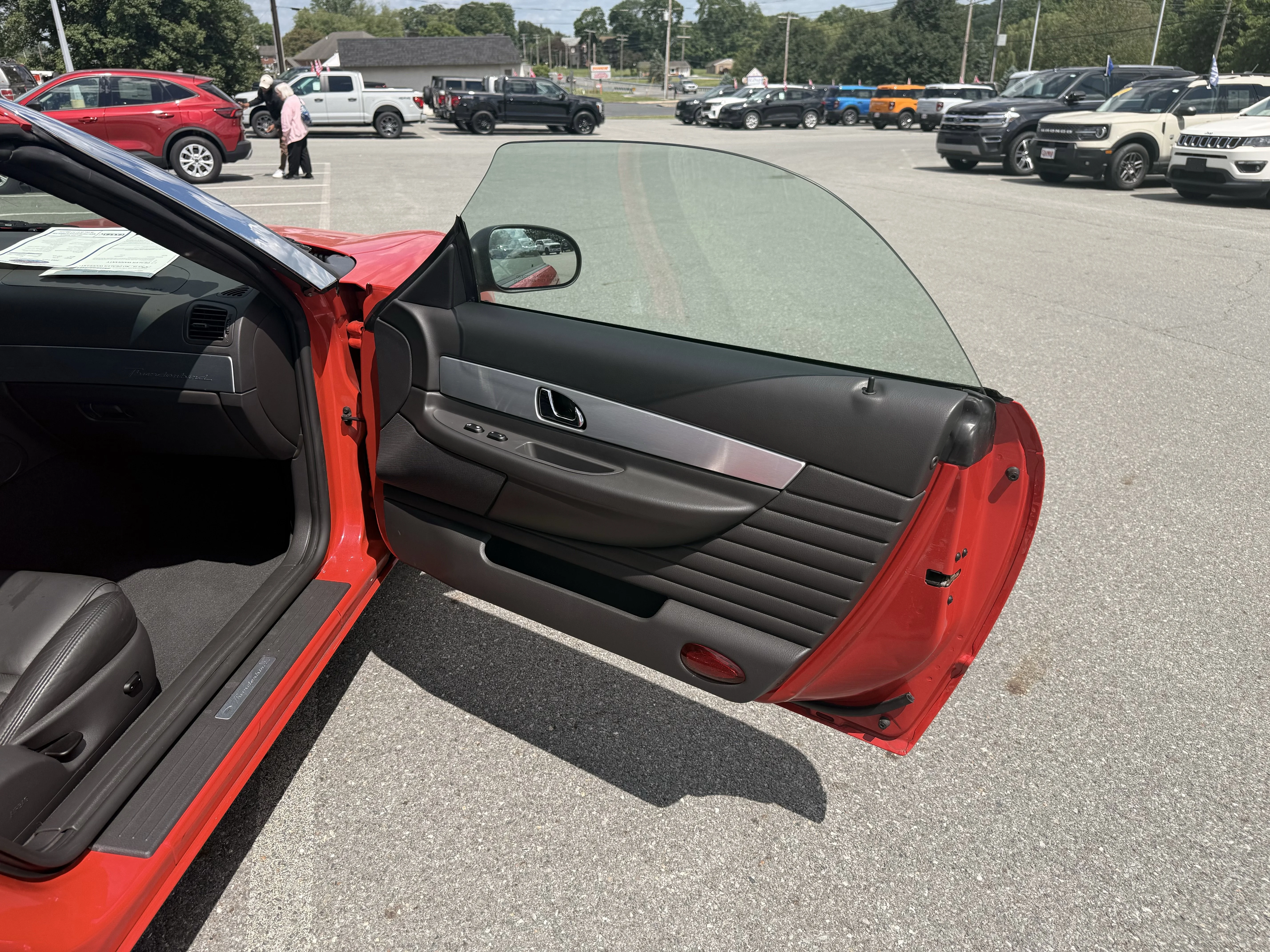 Used 2002 Red Ford Base image 28