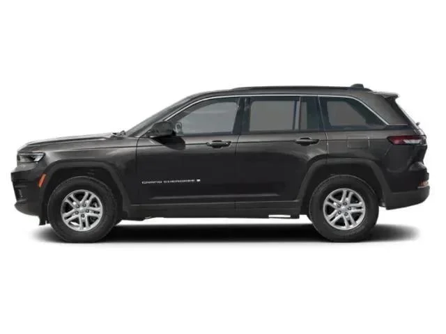 New 2025 Diamond Black Crystal Pearlcoat Jeep Altitude image 3