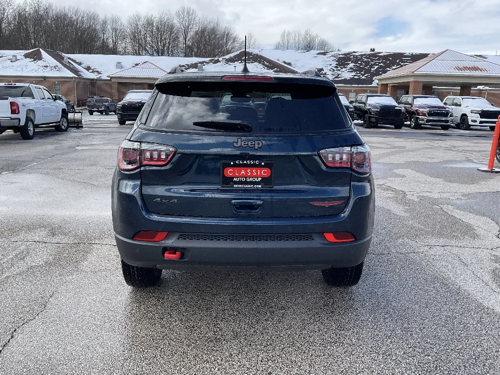 New 2026 Fathom Blue Pearl-Coat Exterior Paint Jeep Trailhawk image 6