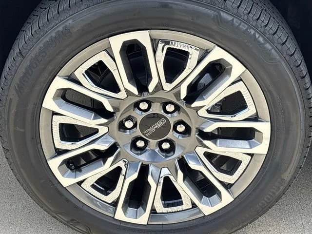 New 2026 Glacier White Tricoat GMC Denali Ultimate image 10