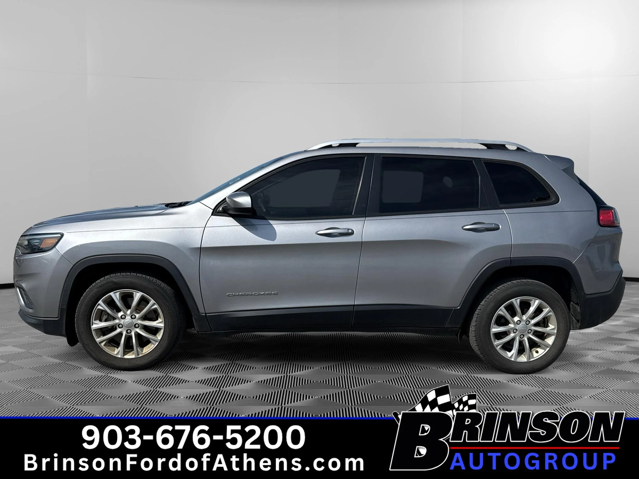 Certified Used 2020 Billet Silver Metallic Clearcoat Jeep Latitude image 8