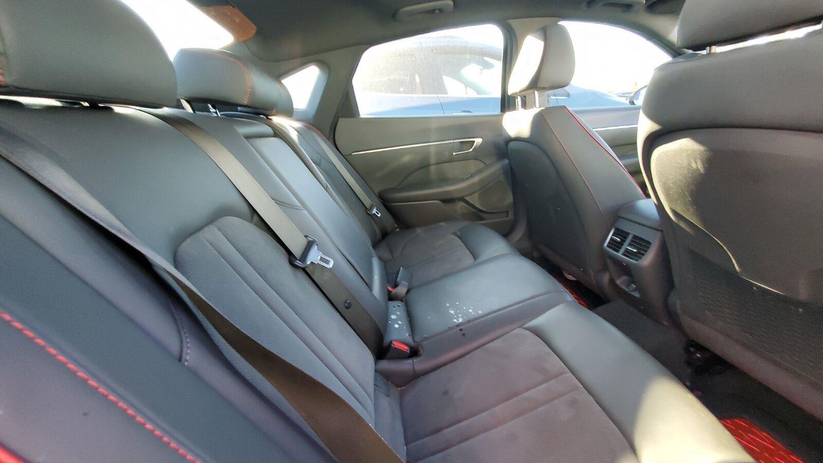 Used 2022 Phantom Black Hyundai SEL Plus image 6