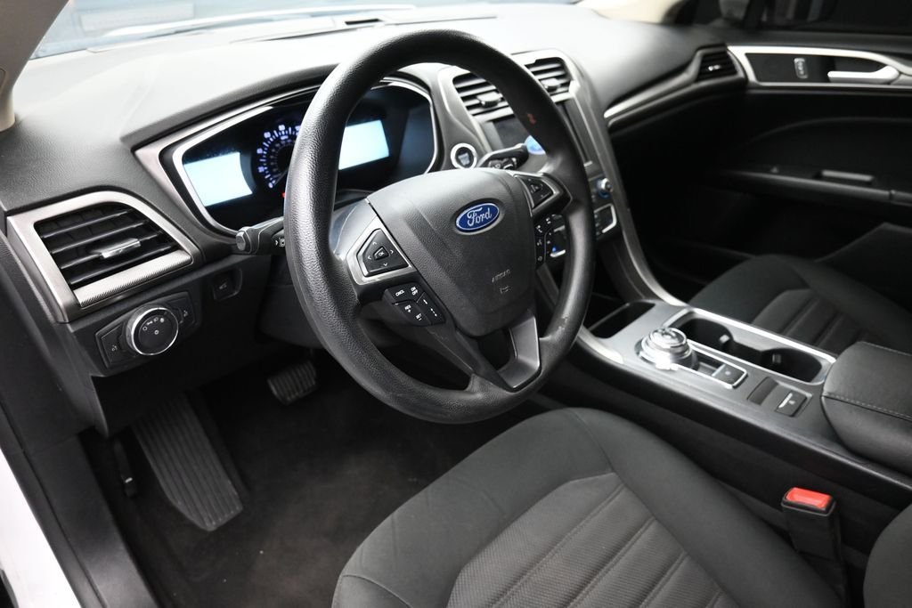 Used 2019 White Ford SE image 18