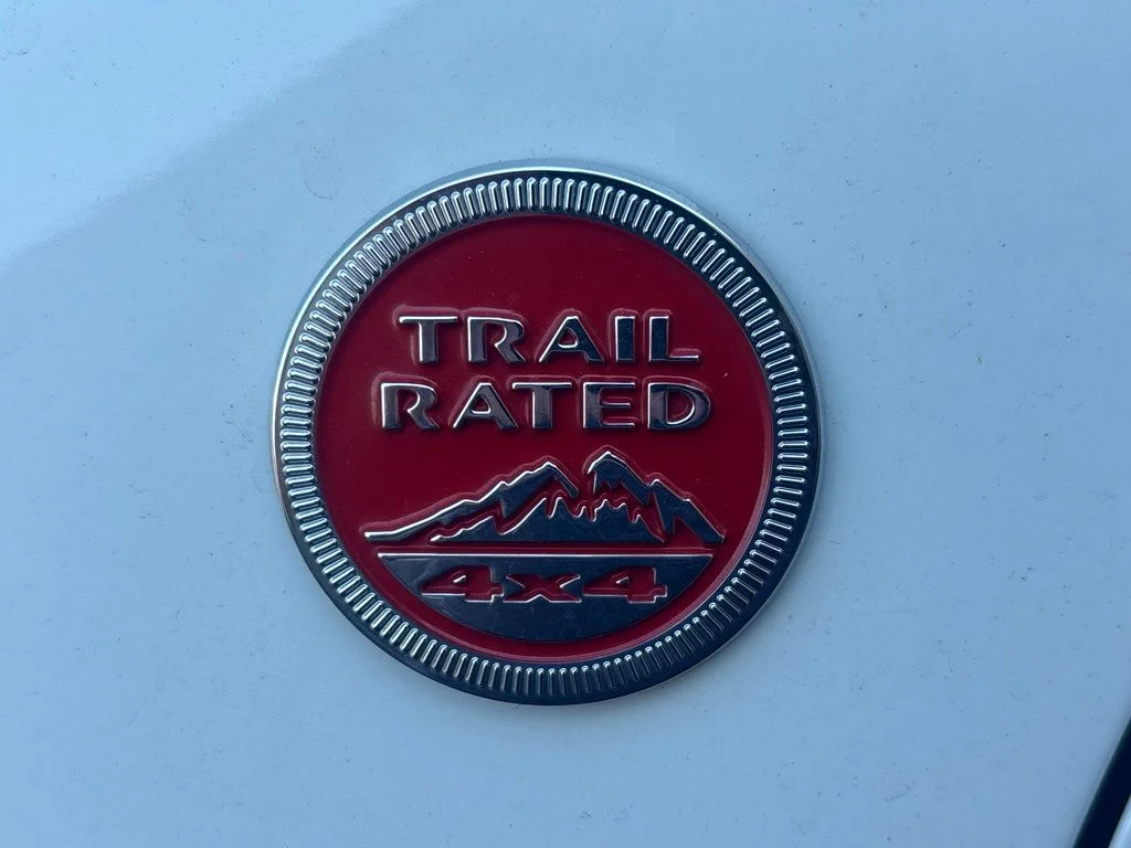 Used 2023 Alpine White Clearcoat Jeep Trailhawk image 30