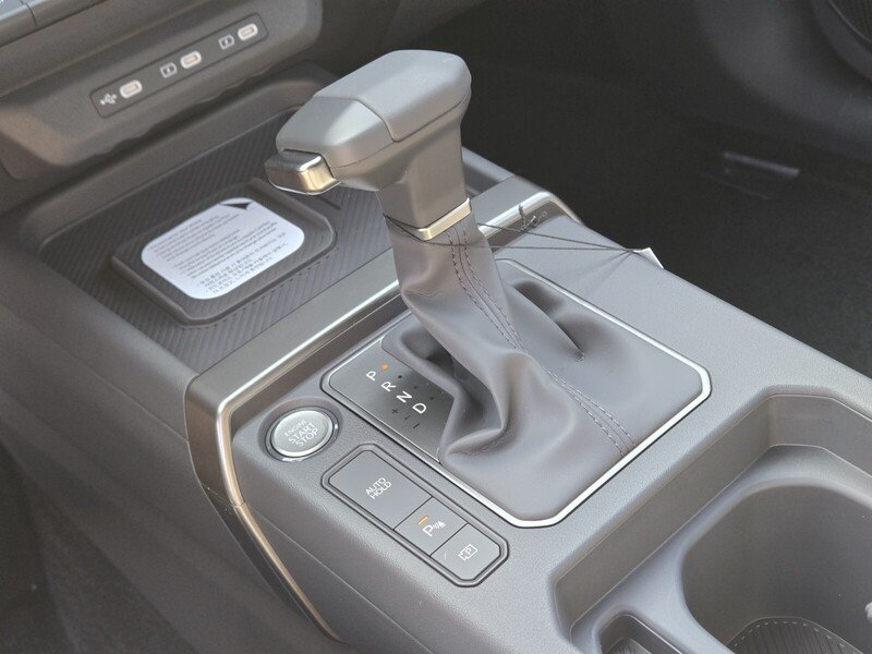 New 2027 Terrain Brown Kia X-Line S image 13