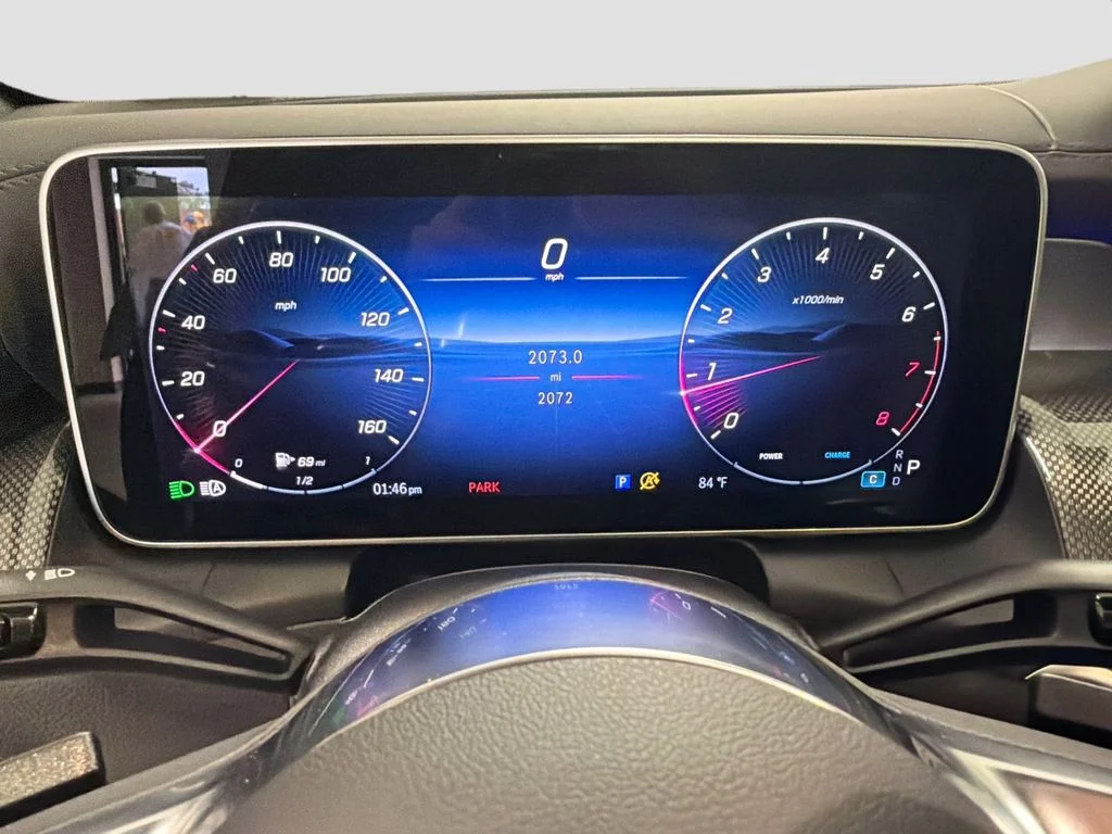 Used 2025  Mercedes-Benz GLC 300 image 13