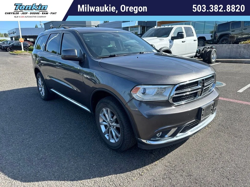 Used 2017  Dodge SXT image 1