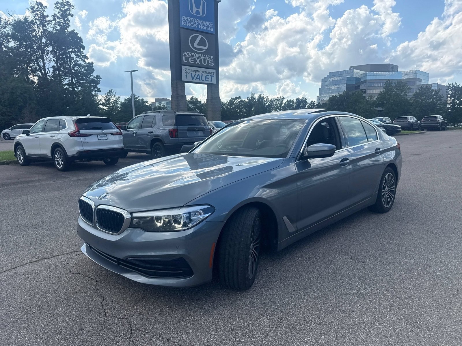 Used 2019 Bluestone Metallic BMW 530i xDrive image 15