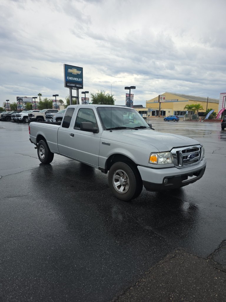 Used 2006 Silver Ford  image 8
