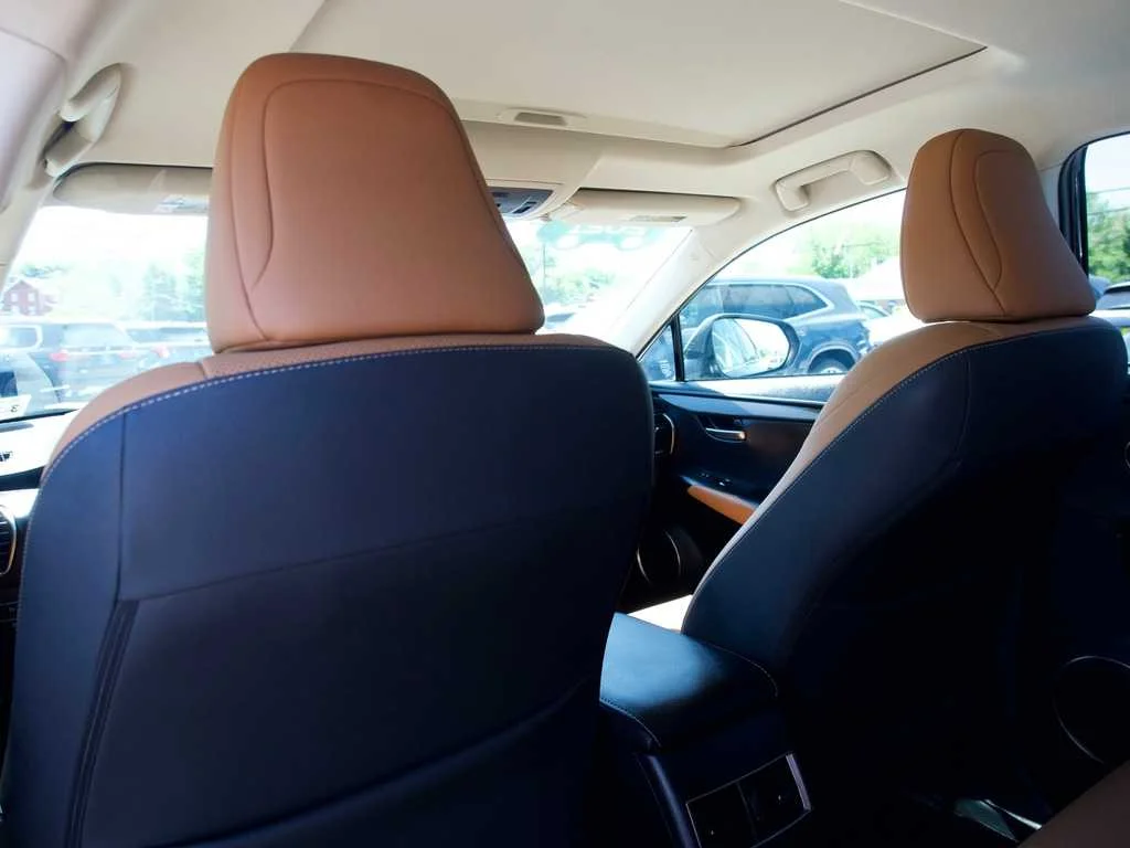 2021 Lexus NX 300 - Photo 22
