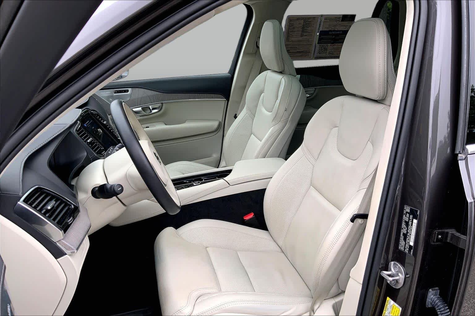 Used 2024 Onyx Black Metallic Volvo Ultimate Bright Theme image 9