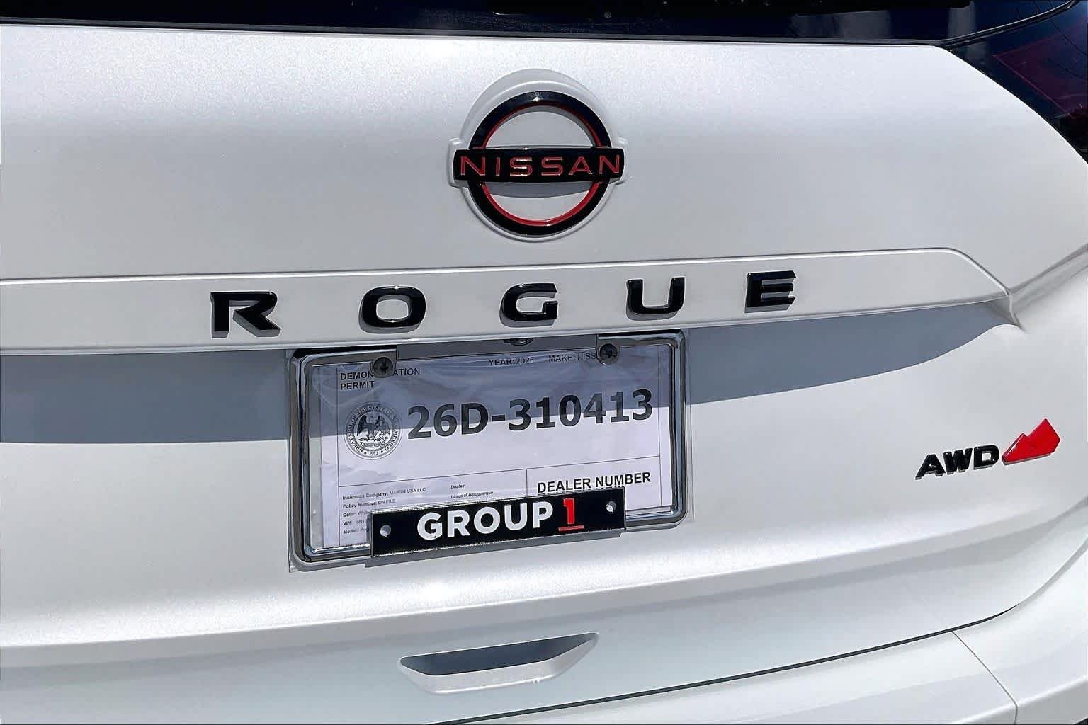 Used 2025 Everest White Pearl Nissan Rock Creek image 30