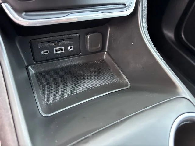 Used 2020 Gray GMC SLE image 27