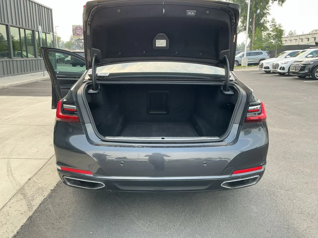 2022 BMW 7 Series 750i - Photo 23