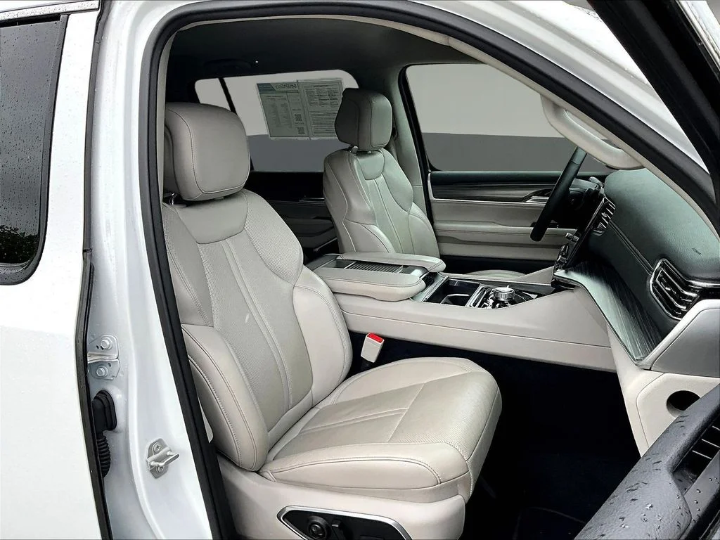 Certified Used 2024 White Jeep Series III image 33