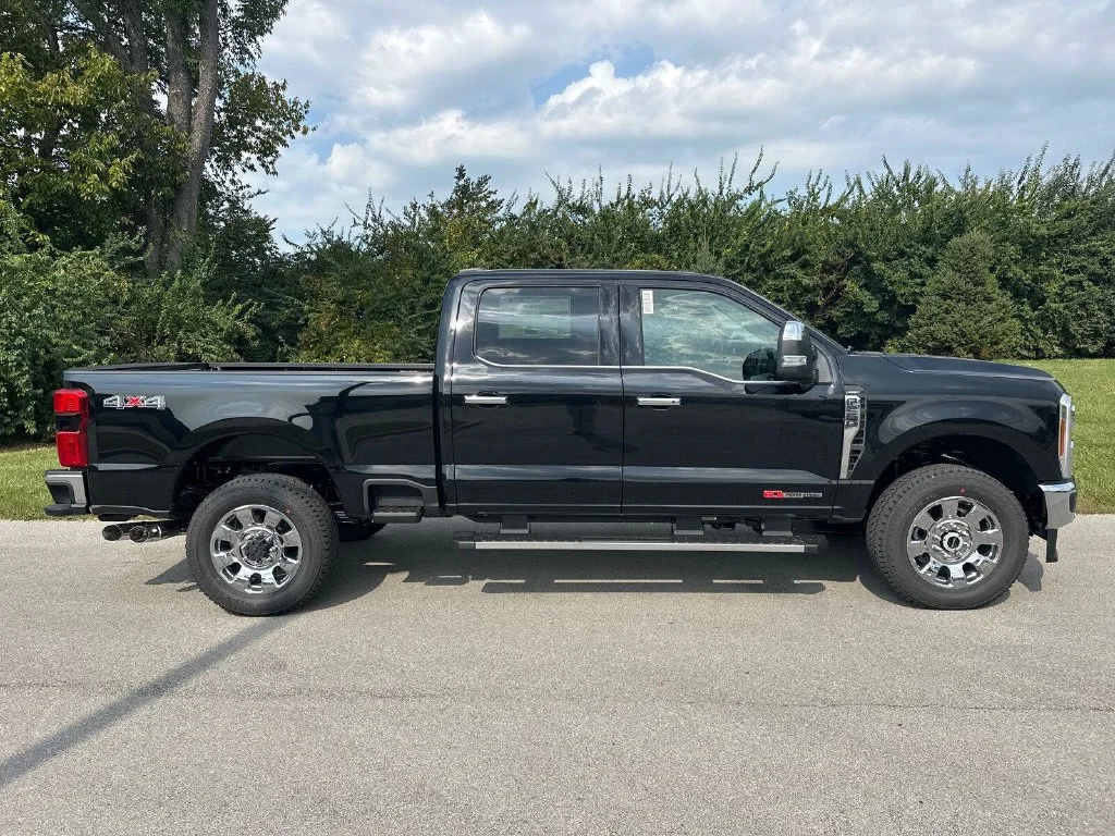 New 2027 Black Ford Lariat image 3