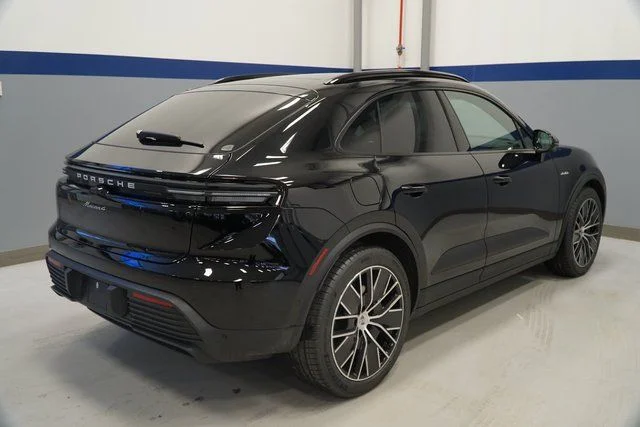 2026 Porsche Macan Base - Photo 10