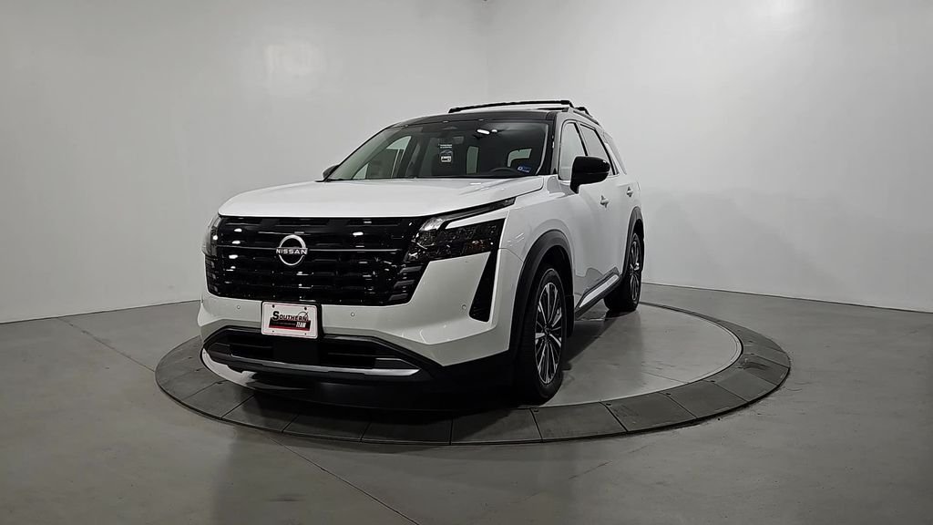 2026 Nissan Pathfinder Platinum 4WD's photo