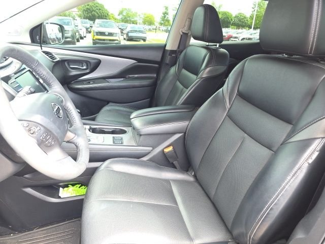 Used 2021 Gray Nissan SL image 6