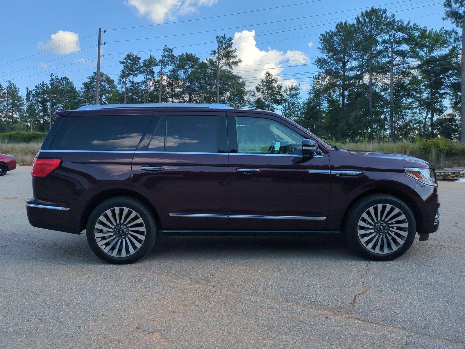 Used 2019 Burgundy Velvet Metallic Tinted Clearcoat Lincoln Reserve image 6