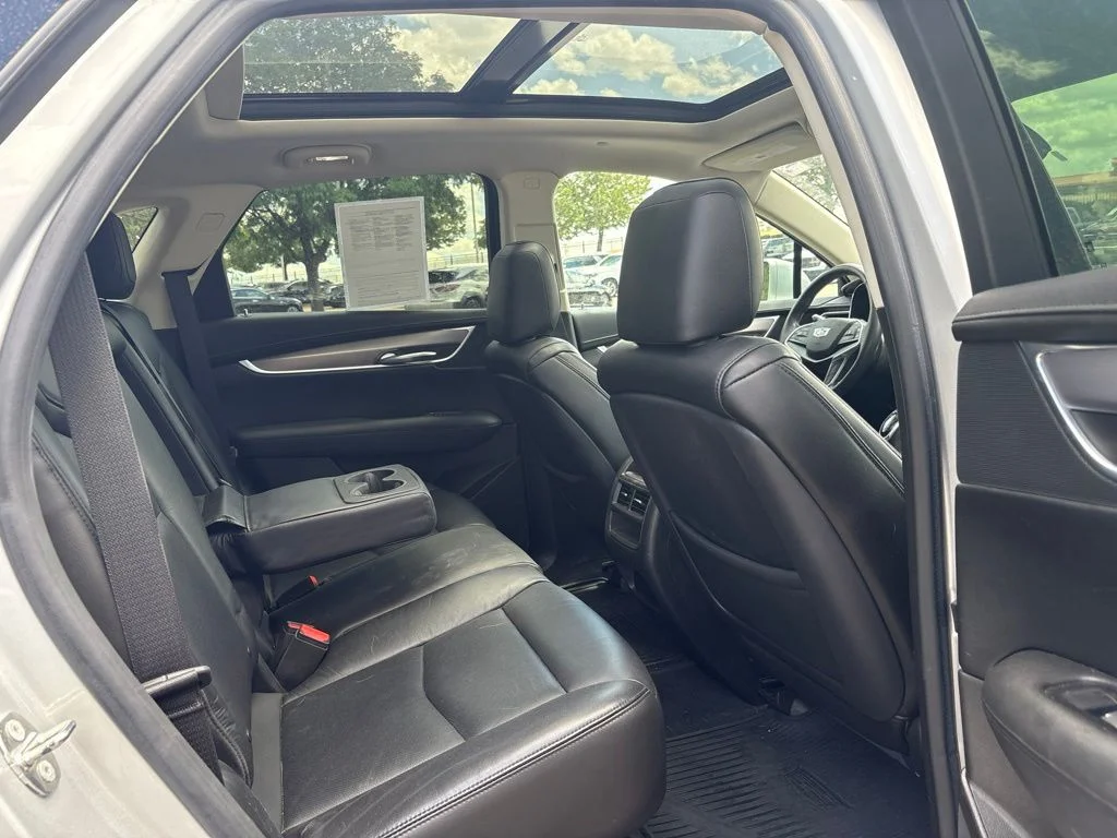 Used 2017 Radiant Silver Metallic Cadillac Luxury image 23