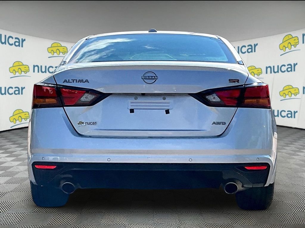 Used 2024 Silver Nissan 2.5 SR image 5