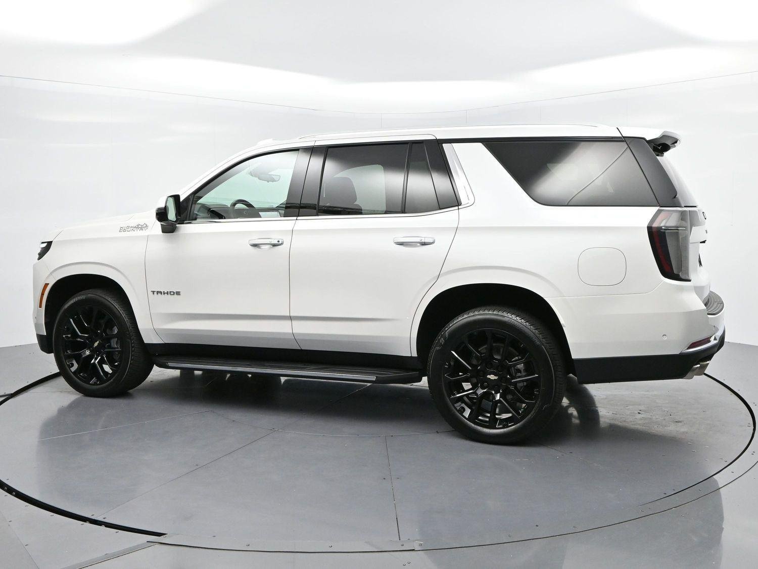 Used 2025 Iridescent Pearl Tricoat Chevrolet High Country image 5